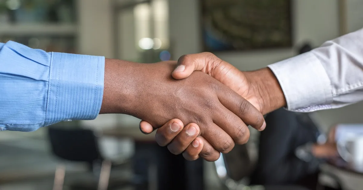 Side Hustle to Full-Time: When Is the Right Moment?